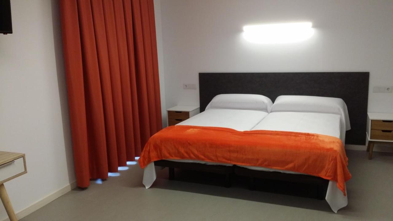 Epsilon Alcaniz Hotel Bagian luar foto