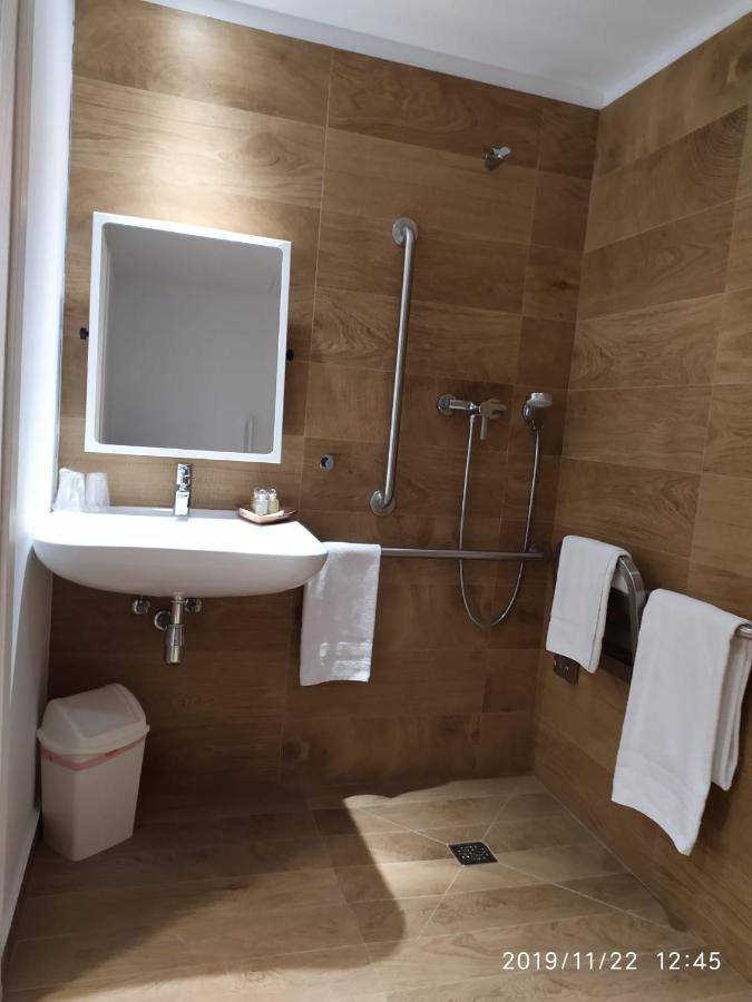 Epsilon Alcaniz Hotel Bagian luar foto